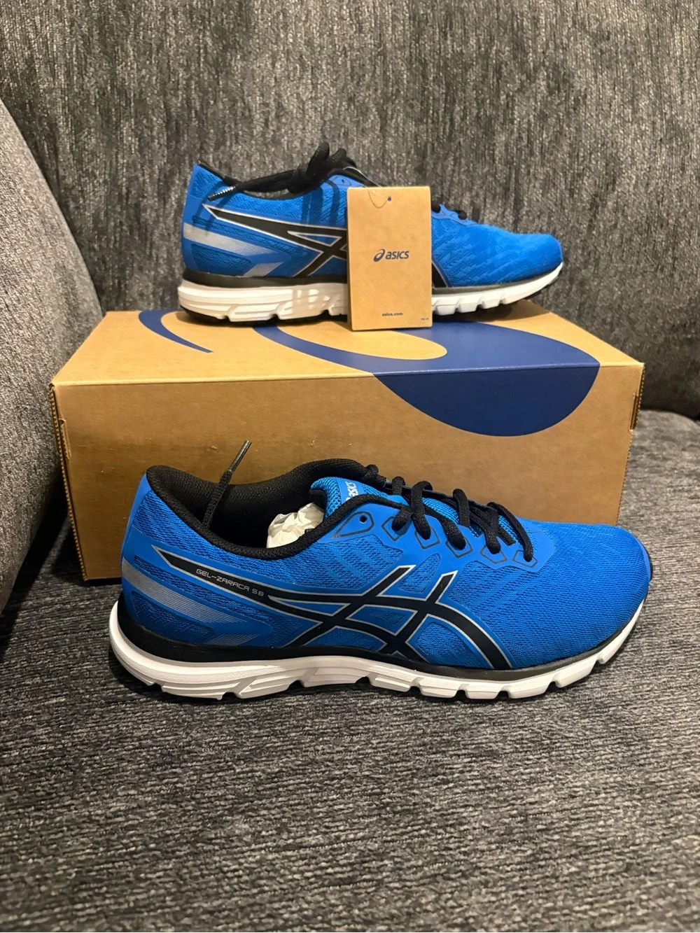 ASICS Men’s size 8 Blue and Black Athletic Running Shoes